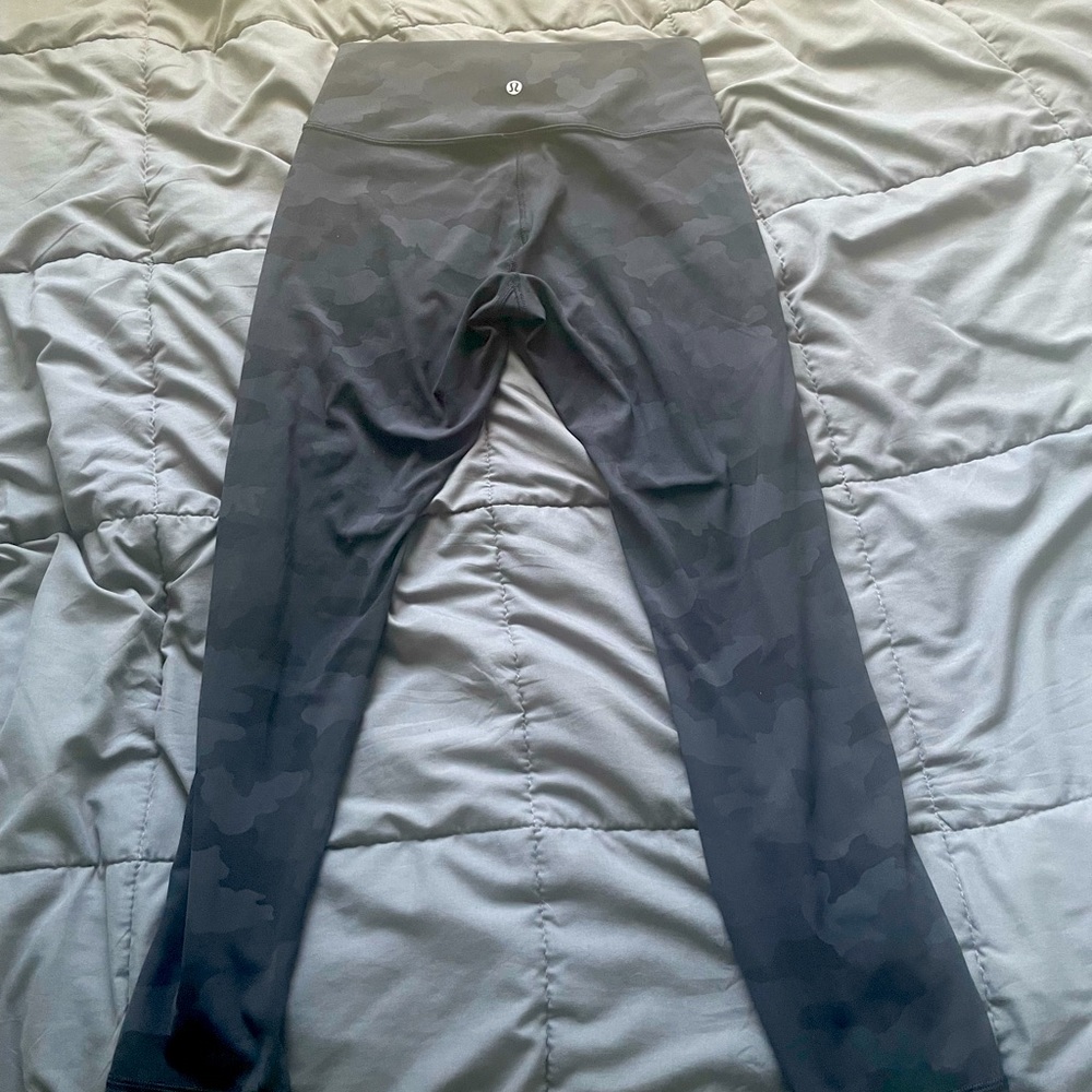 Black Cameo Lululemon Wunder Under Leggings